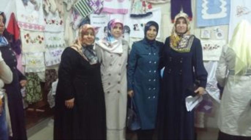 Ak Parti Patnos Kadın Kollarından Okuma-yazma Seferberliği