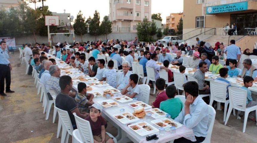 (&ouml;zel Haber) Suriye Sınırındaki İl&ccedil;ede B&ouml;lge Halkı 37 Yıldır Savaş Sireni İle İftar A&ccedil;ıyor