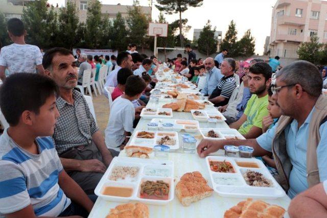 (&ouml;zel Haber) Suriye Sınırındaki İl&ccedil;ede B&ouml;lge Halkı 37 Yıldır Savaş Sireni İle İftar A&ccedil;ıyor 1