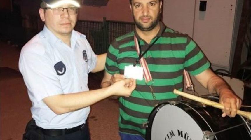 Davulcular Denetim Altında