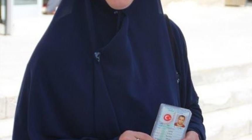 (&ouml;zel Haber) &lsquo;hollandalı Olduğumu S&ouml;ylemekten Utandım&rsquo; Dedi, T&uuml;rk Vatandaşlığına Başvurdu