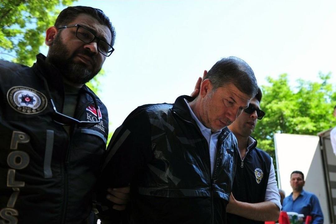 Eski Milli Futbolcu Tanju &Ccedil;olak Ankara Adliyesine Getirildi