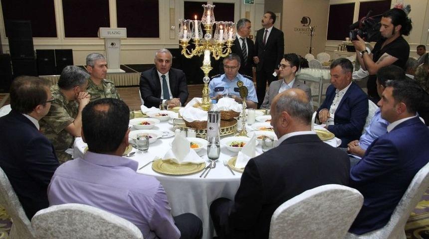 Vali Zorluoğlu Korucularla Bir Araya Geldi