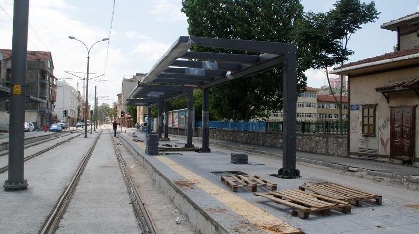 Tramvayda Duraklar Şekil Almaya Başladı
