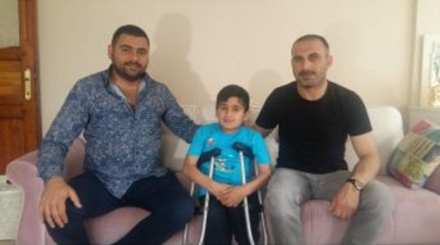 İş Adamı &Uuml;mit Bay, Cam Kemik Hastası Samet&rsquo;e Sahip &Ccedil;ıktı