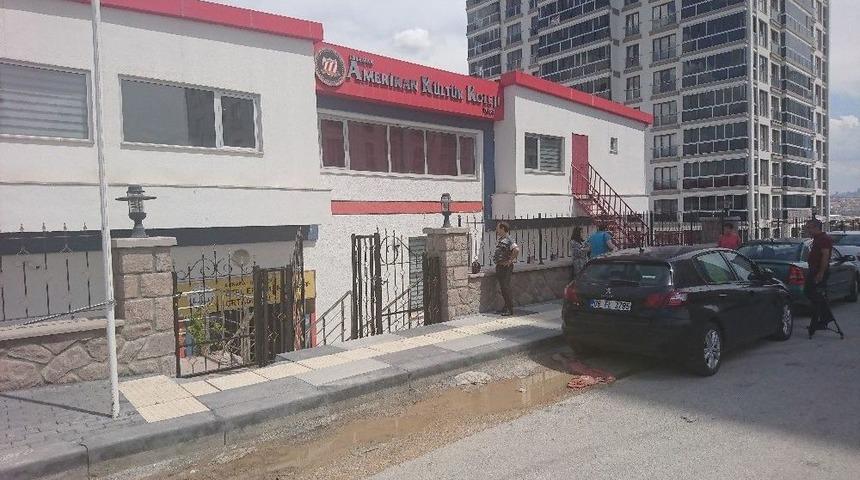 (&ouml;zel Haber) Okulun Kapısına Kilit Vuruldu, &Ouml;ğretmenler İsyan Etti