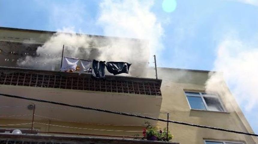 2 &Ccedil;ocuk Yangından Son Anda Ka&ccedil;arak Kurtuldu