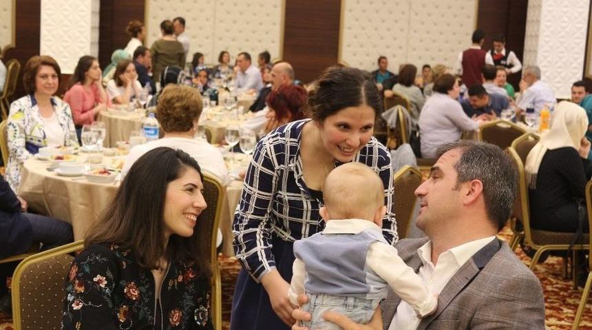 Başkan Yemenici Belediye &Ccedil;alışanları İle İftar Yaptı