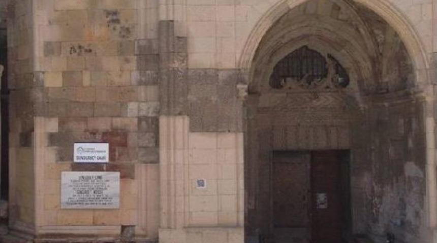 Niğde&rsquo;Deki Tarihi Yerlerde 'karekod&rsquo; Uygulaması Başladı