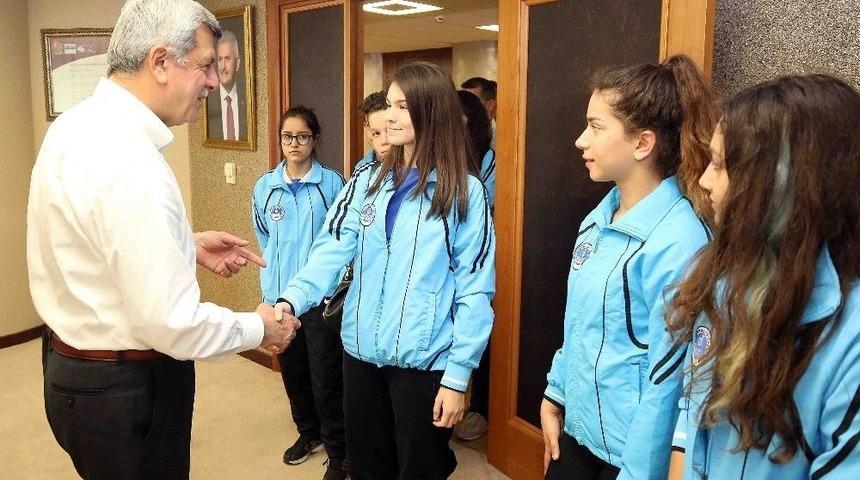 Başkan Karaosmanoğlu: &ldquo;t&uuml;rkiye&rsquo;nin Gururusunuz&rdquo;