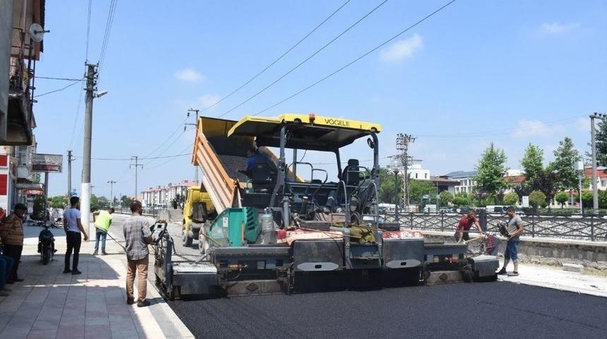 Saat&ccedil;igil Caddesinde Asfaltlama