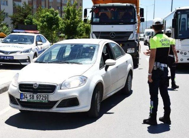 Sivas ta S&uuml;r&uuml;c&uuml;lere Emniyet Kemeri Uyarısı 1