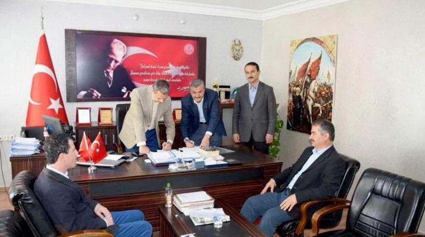 Besni&rsquo;de Yaz Okulu İ&ccedil;in İmzalar Atıldı