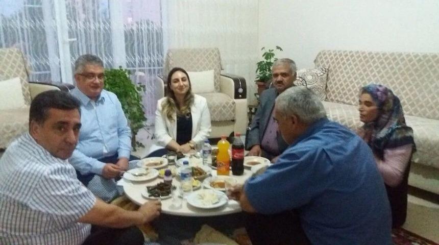 Vali Pekmez Şehit Ailesinin İftar Sofrasına Misafir Oldu