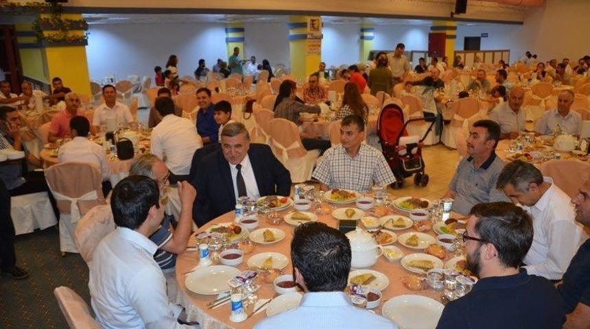 Hr&uuml;&rsquo;n&uuml;n Akademik Ve İdari Personeli İftarda Bir Araya Geldi