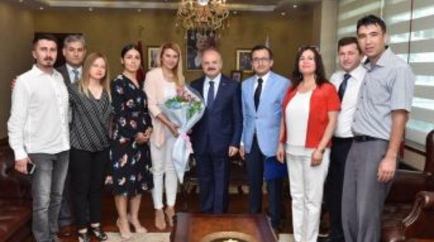 G&uuml;lnarlılar Derneği Y&ouml;netiminden Vali &Ccedil;akacak&rsquo;a Ziyaret