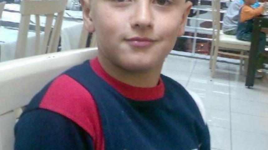 Plajda Kaybolan Minik Mehmet, Karadan Ve Havadan Aranıyor