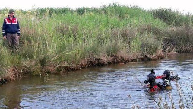 Plajda Kaybolan Minik Mehmet, Karadan Ve Havadan Aranıyor