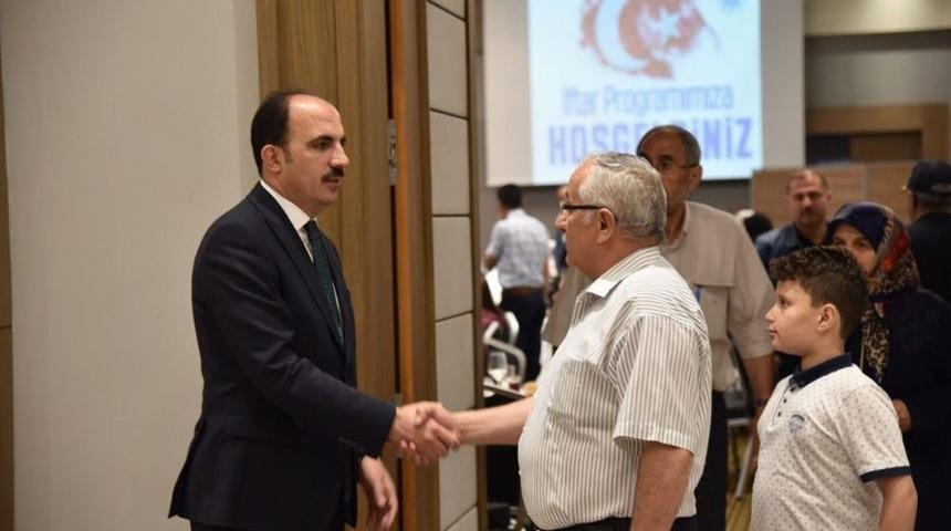 Başkan Altay Şehit Ve Gazi Ailelerini Ağırladı