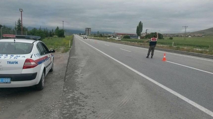 Jandarma Bin 994 Ara&ccedil; &Uuml;zerinde Emniyet Kemeri Uygulaması Yaptı