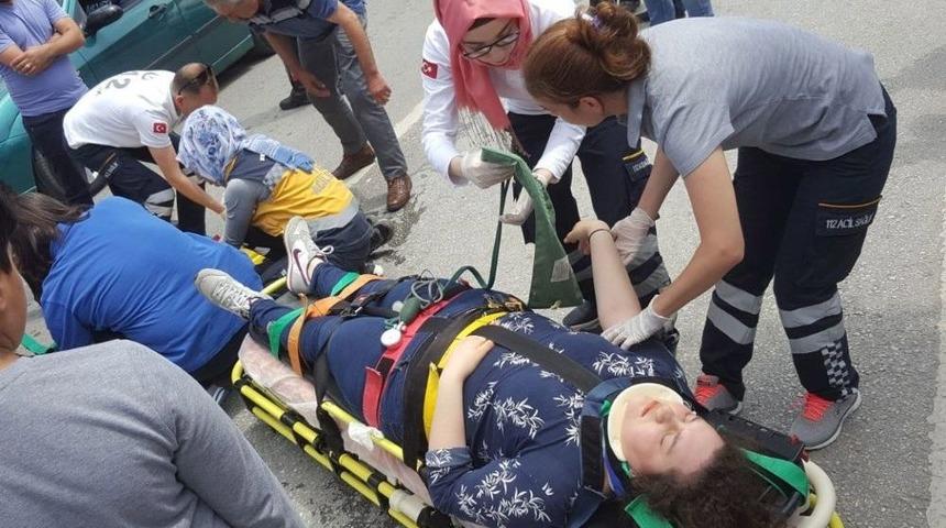 Sakarya&rsquo;da Trafik Kazası: 2 Yaralı