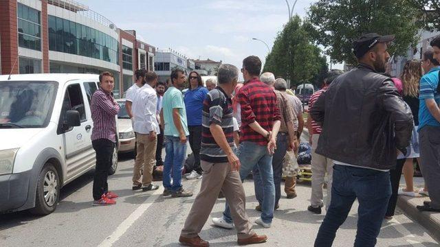 Sakarya’da Trafik Kazası: 2 Yaralı