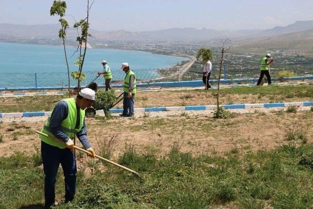 Edremit&rsquo;te Parklar Yenileniyor 2