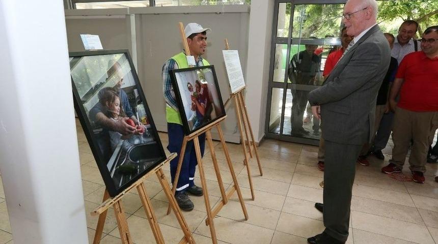 &lsquo;isve&ccedil;li Babalar&rsquo; Sergisi T&uuml;rkiye&rsquo;ye Uyarlandı