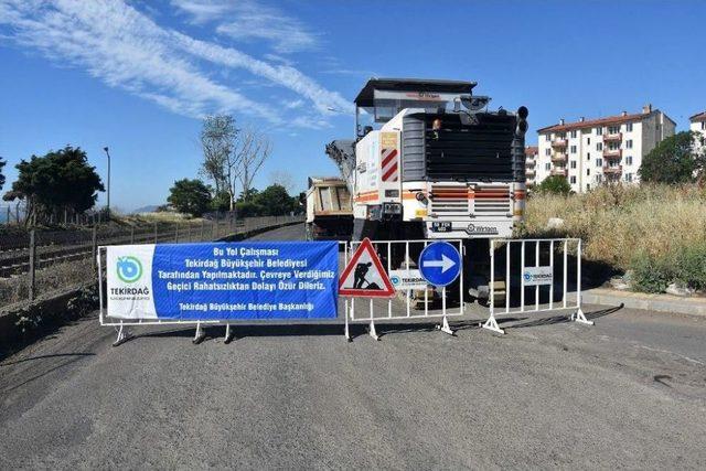 Barbaros Caddesi’nde Asfalt Çalışmaları