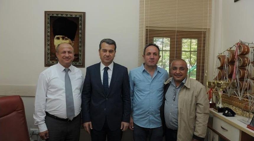 Vali &Ccedil;elik, Muhtar G&uuml;ler&rsquo;i Ziyaret Etti