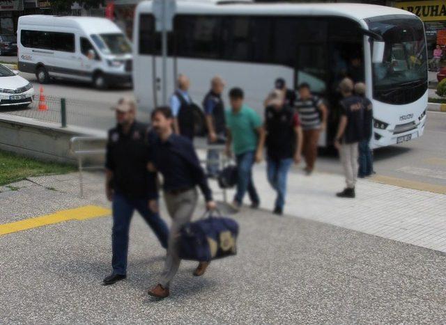 Fet&ouml;&rsquo;den G&ouml;zaltına Alınan 13 Zanlı Adliyeye Sevk Edildi 3