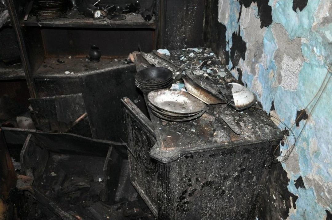 Ev K&uuml;l Olan Fel&ccedil; Hastası Yaşlı Kadın Yardım Bekliyor