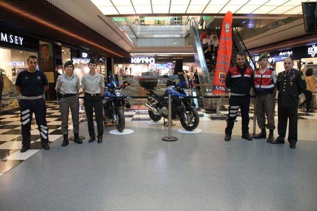 Jandarma Avm’de Stant Açtı 1