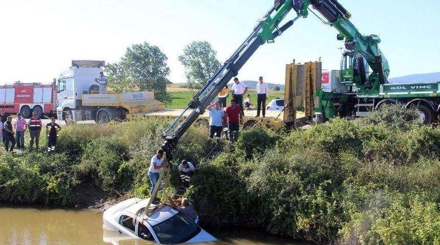 G&ouml;lete U&ccedil;an Ara&ccedil;taki Babasını Kurtarmak İ&ccedil;in Verdiği M&uuml;cadeleyi Anlattı