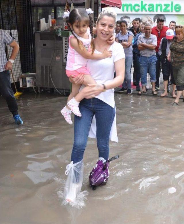 Denizli'de Yağmur Hayatı Felç Etti