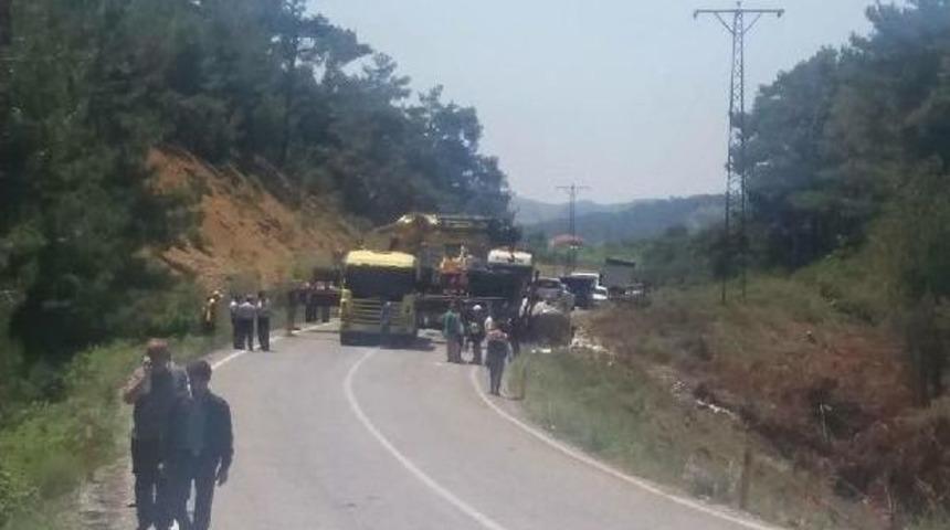 Yan Yatan Tır'daki S&uuml;lf&uuml;rik Asit, Yola D&ouml;k&uuml;ld&uuml;