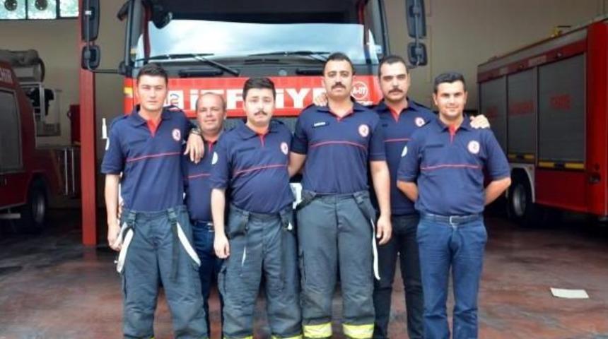 Kahraman Itfaiyeciler 'mucize Kurtuluşu Anlattı