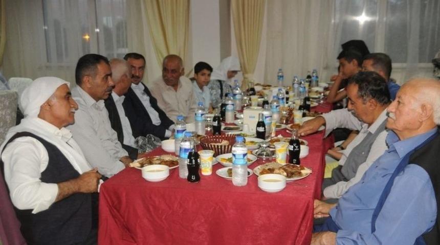 Cizre&rsquo;de Şehit Ve Gazi Yakınları İftar Yemeğinde Buluştu