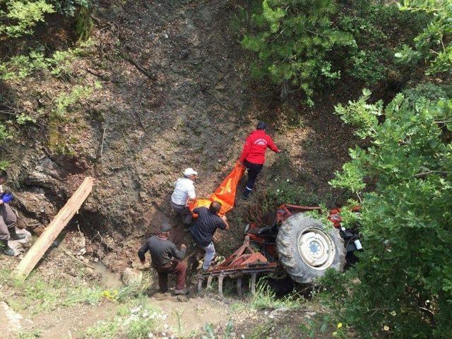 Balıkesir&rsquo;de Trakt&ouml;r Kazası: 1 &Ouml;l&uuml; 2