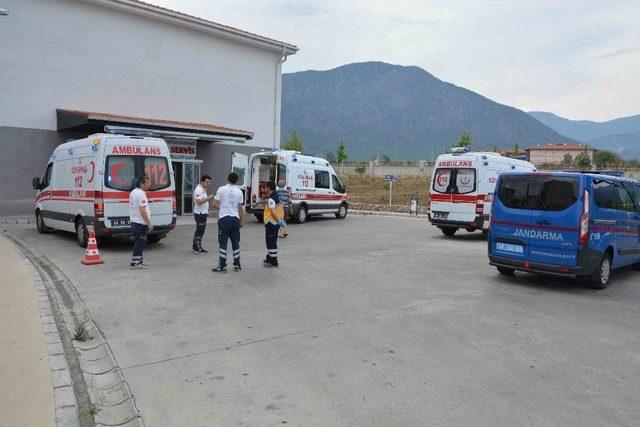 Köyceğiz’de Otomobil Şarampole Devrildi; 4 Yaralı