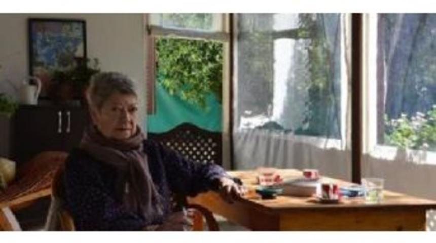 Kadın Hareketinin &Ouml;nc&uuml; Isimlerinden Şirin Tekeli Hayatını Kaybetti