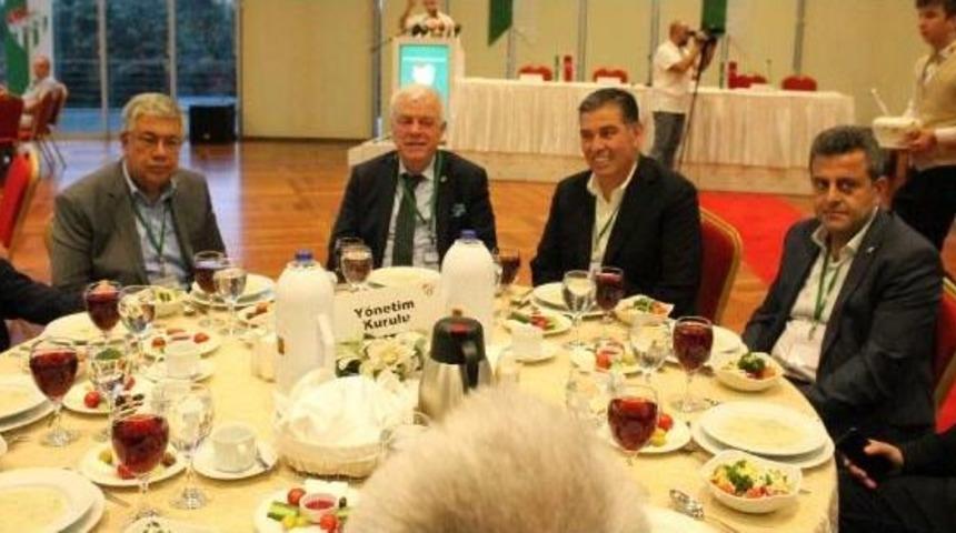 Bursaspor Başkanı Ali Ay: G&ouml;revimin Başındayım, Bırakmıyorum