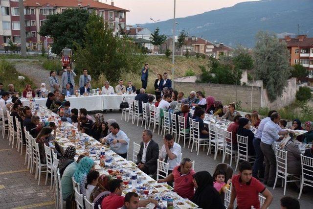 Vali Aktaş, Toki Sakinleri İle İftarda Buluştu