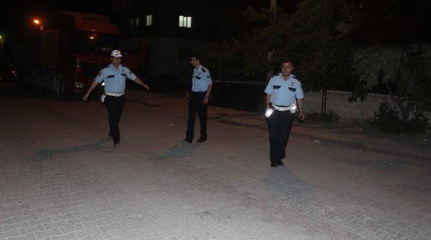 Motosikletli Kaza Yaptı, Polis Ekipleri Kaza Yerinde Kaza Yapan Motosikleti Aradı