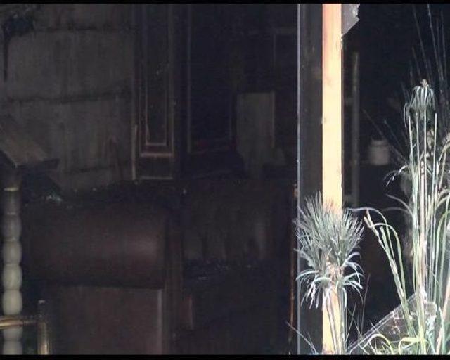 Fatih te Yangın Çıkan Otelde Savcı Inceleme Yaptı 2