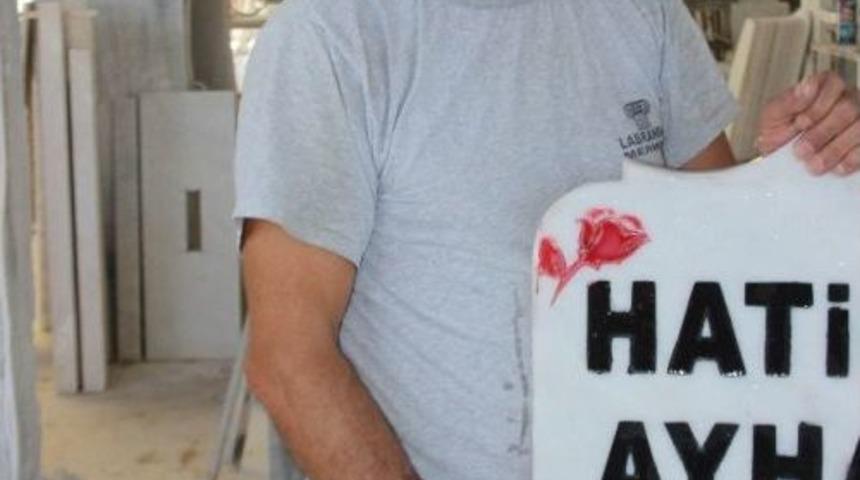 40 Yıllık Mezarcı G&ouml;rd&uuml;ğ&uuml; R&uuml;yadan Sonra Yaşayanlara Mezar Yapmıyor