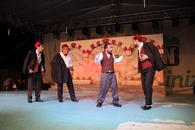 Amat&ouml;r Oyuncular Semt-i Şahane Beykoz Adlı Tiyatro Oyununu Sergiledi 1