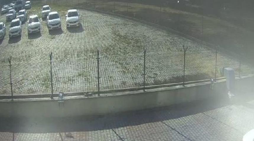 Tem'de Meyve Y&uuml;kl&uuml; Kamyonun Devrilme Anı Kamerada