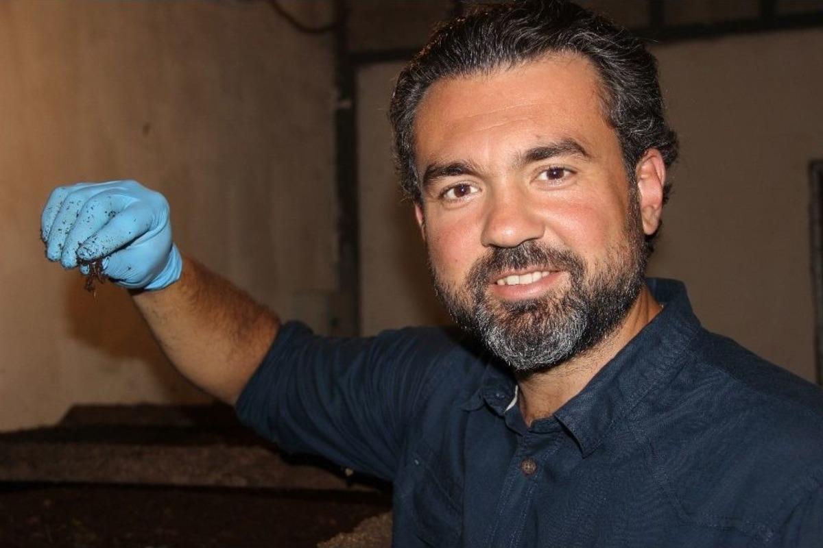 2 Milyon Solucanla Ayda 3 Ton Organik G&uuml;bre &Uuml;retiyor