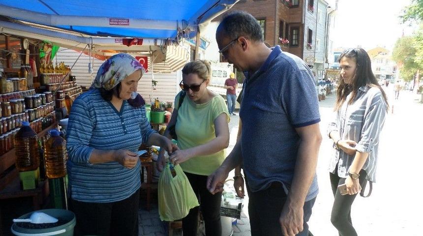 Trilye&rsquo;de Kurulan Zeytin Ve Zeytin &Uuml;r&uuml;nleri Pazarı İlgi G&ouml;r&uuml;yor